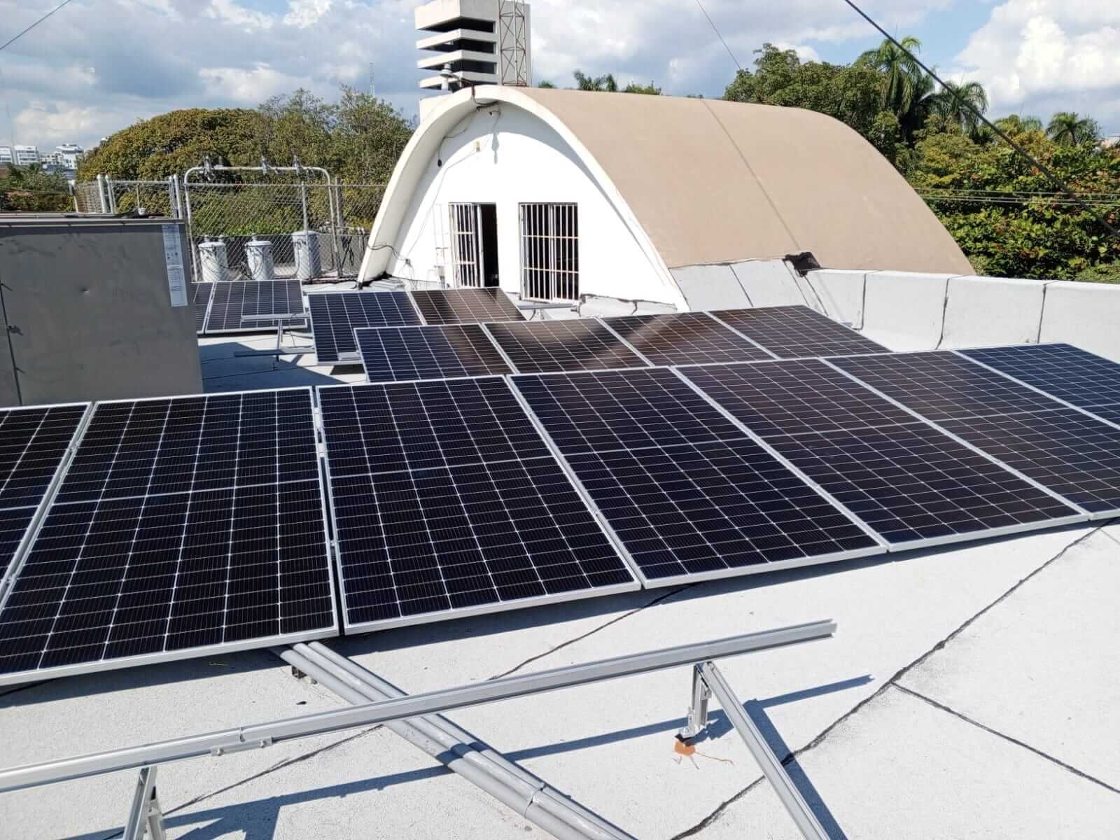 Instalación de Paneles Solares Fotovoltaico. Año 2024