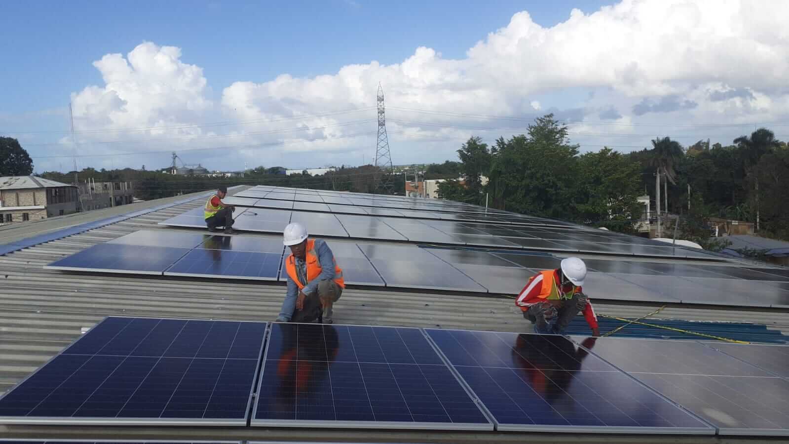 Instalación de Paneles Solares Fotovoltaico. Año 2022.