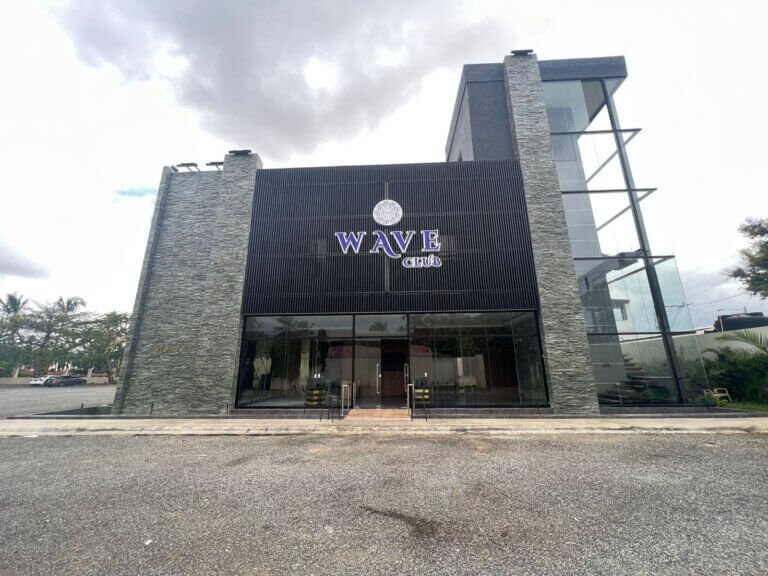Fachada de Wave Club