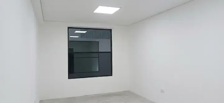 Remodelación de nave industrial por Sun Star Investments